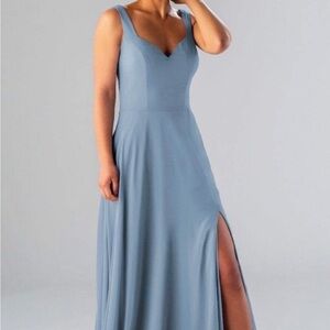 Chic Sleeveless Maxi Dress in Soft Blue